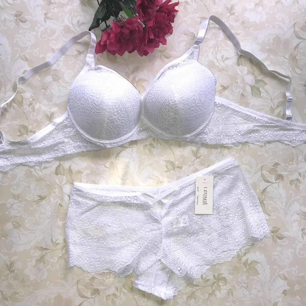 Set Push up Gentle Lace Bra  & Cheeky Panty Underwear.NWT